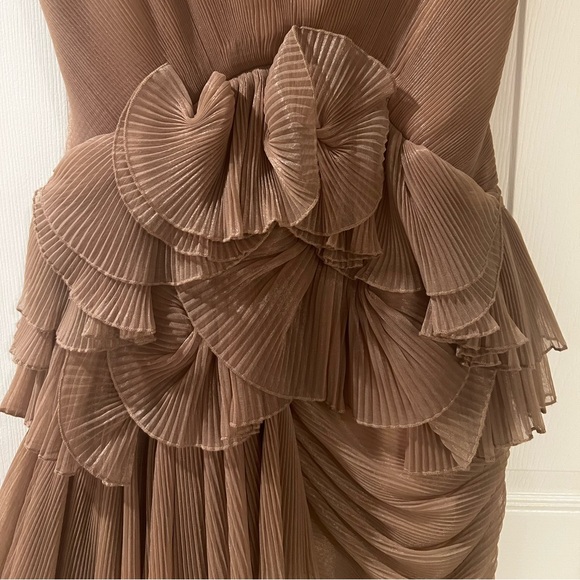 BCBG MaxAzaria Runway Ruffled Strapless Mini Dress Sz 6 - Picture 2 of 6